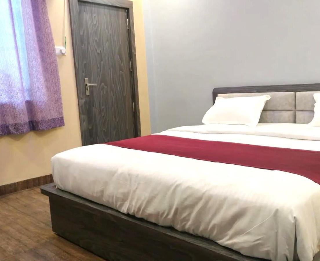 Baba Hotel Shāmpur Eksteriør billede